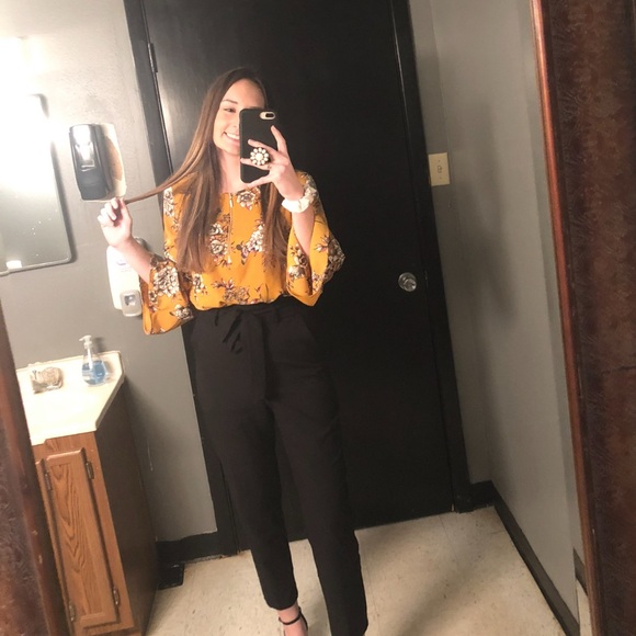 Apt. 9 Women’s Yellow Floral Bell Sleeve Blouse size XS - Picture 2 of 6